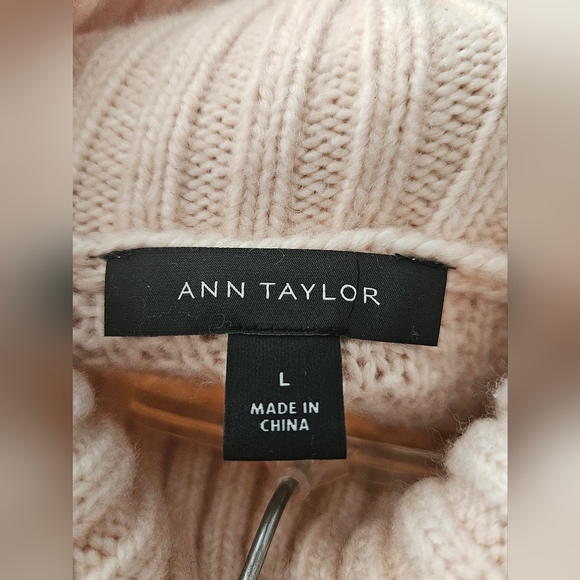 Cute sweater - Picture 3 of 4